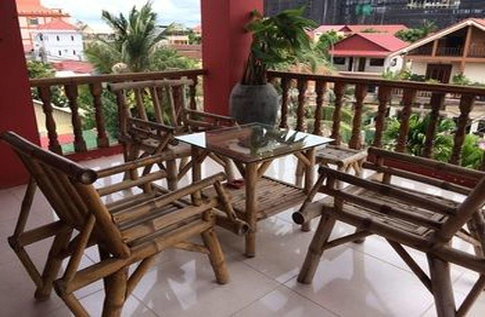 Side Walk Hotel Siem Reap Eksteriør bilde